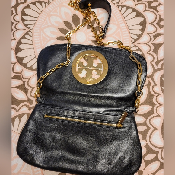 Tory Burch Logo, Crossbody. - Picture 3 of 5